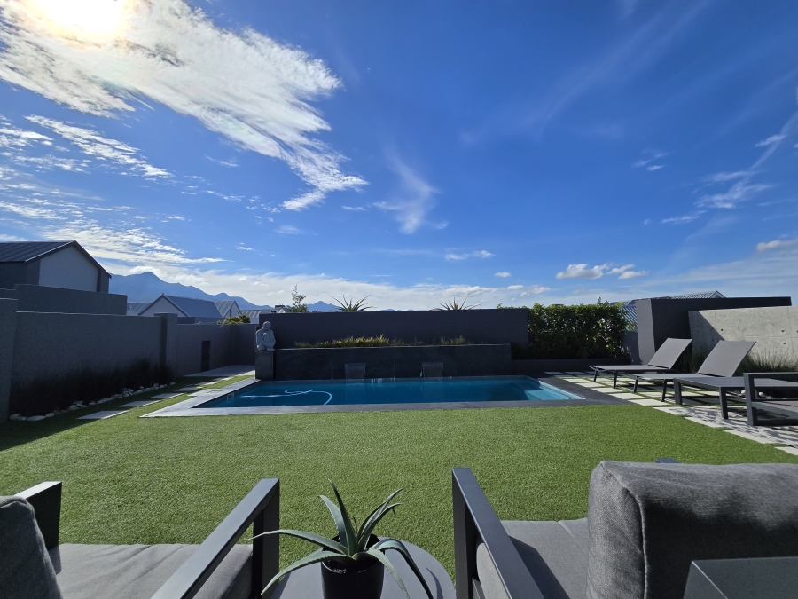 4 Bedroom Property for Sale in Kingswood Golf Estate Western Cape